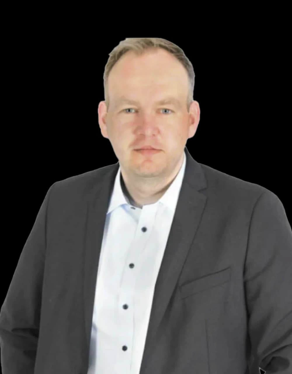 Sascha Breithecker Desk Profile Pic