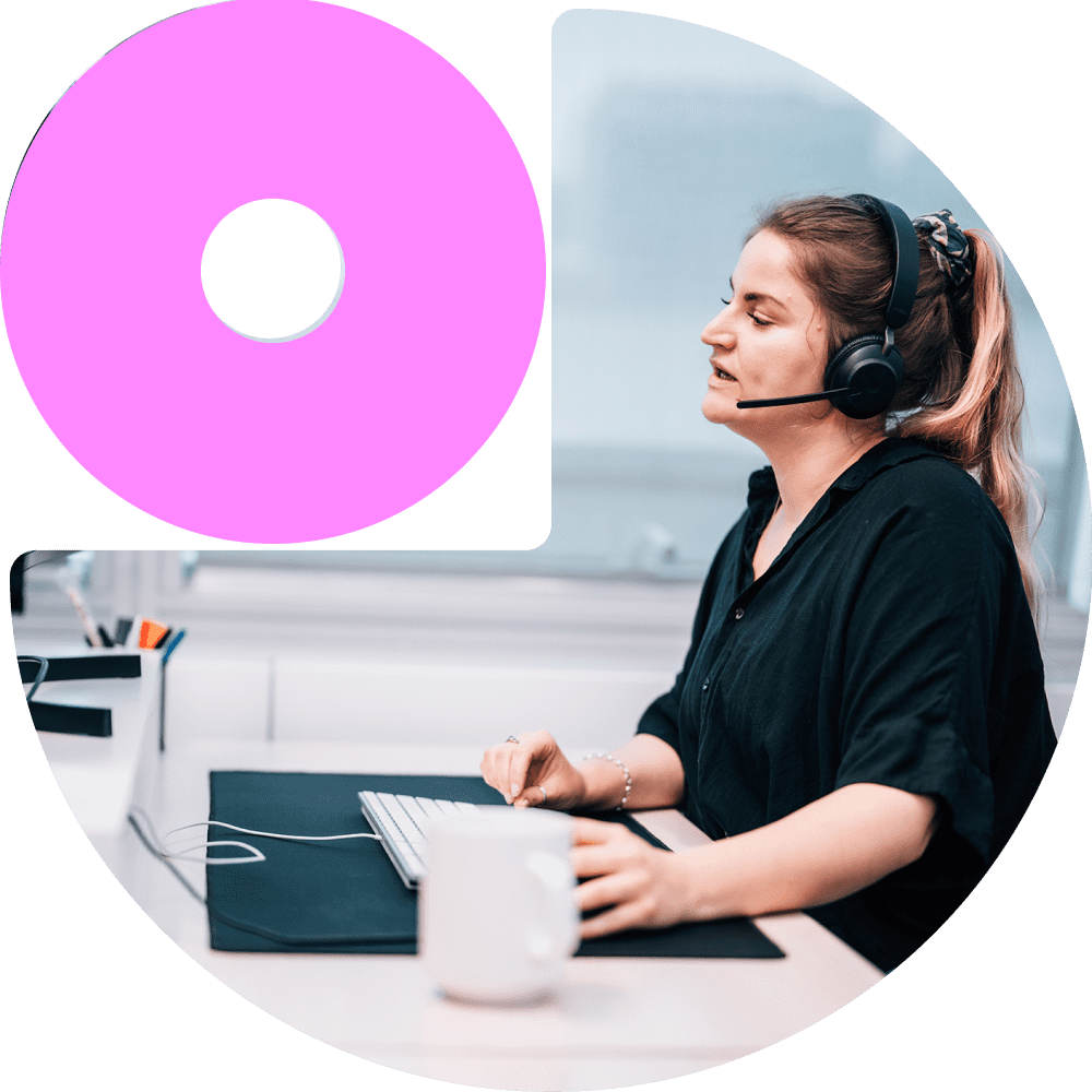 Customer-Support-Pink